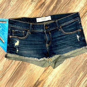 GUC: sz 28 Abercrombie shorts